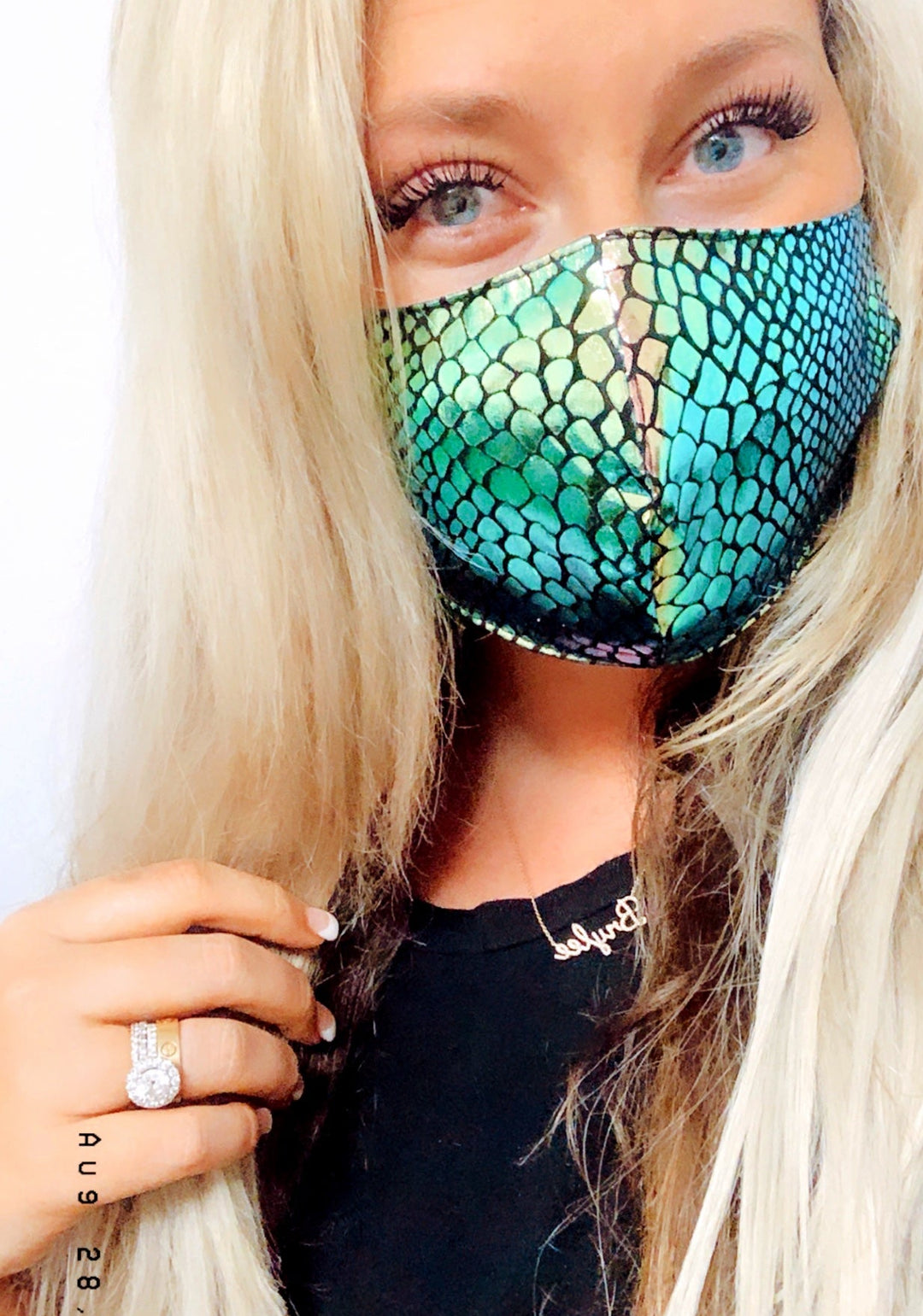 Metallic snake color changing adjustable mask