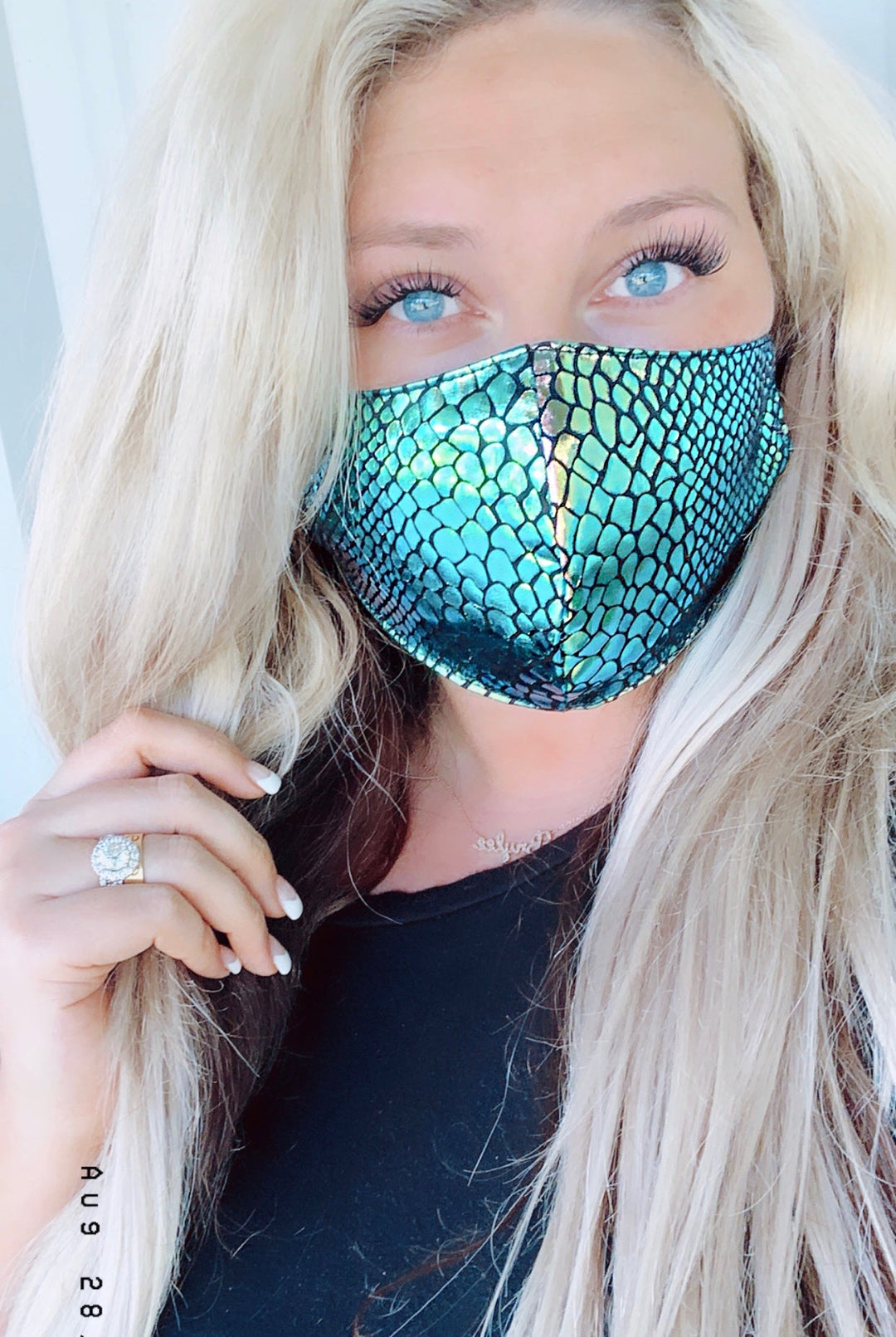 Metallic snake color changing adjustable mask